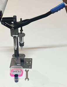 Reductor de Casquillos de Escopeta, Soporte para Casquillos y Engarzador Todo en Uno, Calibre 20 - Product Image 2