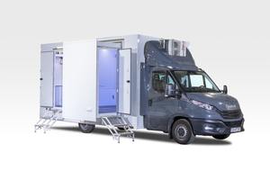 White Mobile Food Truck 5.5m Stainless Steel Body Insulated Compartments Motorized for Outdoor Catering Use - Product Image 6
