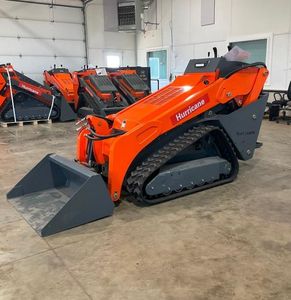 Mini-chargeuse sur pneus Hurricane HRC600L/SCL1000/V1000, moteur puissant à haute efficacité, garantie 4 ans, pompe moteur 900 kg, 48V/220V - Product Image 1