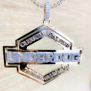 Colgante de Letra Inicial con Corona de Moissanita de 4.50 Ct Chapado en Oro Amarillo de 18K, Joyería de Regalo para Niños Estilo Hip Hop - Product Image 2