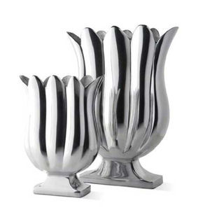 Vase à fleurs en métal creux fait à la main en argent avec une finition élégante, parfait pour le salon et la décoration de réception de mariage - Product Image 3