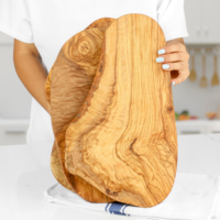 Olijfhouten snijplank 1,5 cm dik |   Tunisische serveer- en snijplank |   Gegraveerd logo op maat
