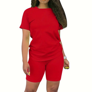 Ensemble 2 pièces d'été décontracté personnalisé pour femmes haut à manches courtes et taille élastique pantalons longs Bermuda motif ensemble de shorts courts - Product Image 3