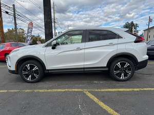 Mitsubishi Eclipse Cross SEL S-AWC 2024 blanc, conduite à gauche, d'occasion, toit ouvrant, démarrage à distance, sièges en cuir, automatique, jantes en alliage - Product Image 3