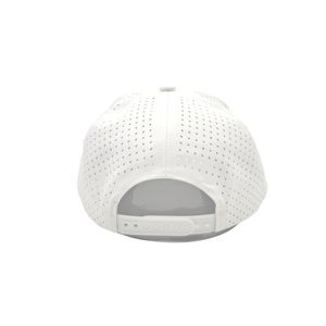 Gorra de Golf de 5 Paneles con Logotipo Bordado Personalizado, Orificios Cortados con Láser, Visera Curva, Secado Rápido y Cierre a Presión - Product Image 5