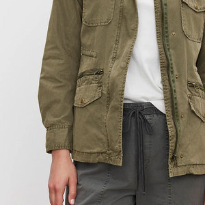 แจ็คเก็ตคาร์โก้ผู้หญิงคุณภาพสูงออกแบบพิเศษ เนื้อผ้าระบายอากาศ บุด้วยใยฝ้าย พร้อมพิมพ์โลโก้ตามสั่ง - Product Image 4