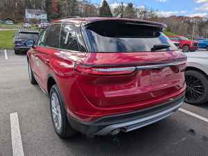 SUV Lin-coln Cor-sair Premiere AWD d'occasion de haute qualité, avec un moteur I-4 turbocompressé de 2,0 L - Product Image 4