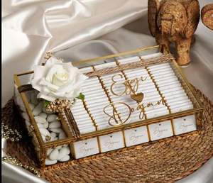 กล่องจัดระเบียบแก้วที่ทำขึ้นอย่างประณีตโดยมีสี่เหลี่ยมผืนผ้าสีทองสดใสโดดเด่นด้วยการออกแบบที่สง่างามไม่เหมือนใคร - Product Image 6