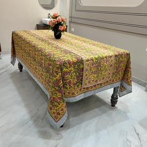 Nappe en tissu imprimé à la main en Inde, motif floral de cymbidium, vert lime, rose, vert, tissu artisanal, couverture pour la décoration de table de Noël - Product Image 1