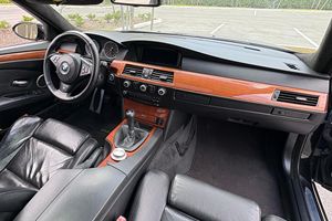 รถมือสอง BMW M5 ปี 2008 พวงมาลัยซ้าย/ขวา - Product Image 4