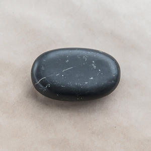 Piedra de masaje ovalada de shungita sin pulir de 0.7*1.8*1 pulgadas (90*45*25 mm) 180 g (0.4 lb) - Product Image 1