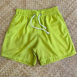 Shorts de sport décontractés pour hommes en gros, 100 % coton respirant, longueur genou, avec cordon de serrage, broderie et impression soyeuse, couleur unie, OEM - Product Image 3
