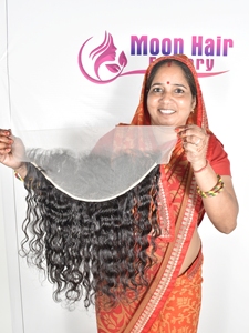 Super nouvelle version exportée, meilleure qualité coiffage cheveux humains indiens frisés à l'avant aspect soyeux, doux et brillant disponible à la vente - Product Image 3