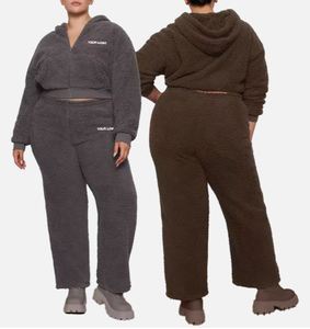 Haute qualité personnalisé grande taille Sherpa polaire zippé sweat à capuche pour femme survêtement d'hiver 2 pièces pantalon de survêtement à jambe large ensemble de sweat à capuche pour femmes - Product Image 6