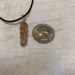 Pendentif ou collier d'amour en matière organique sculptée | Taille personnalisée Exportateur de haute qualité du Pakistan - Product Image 4