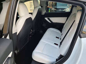 Model Y 2022 en parfait état - Product Image 3