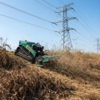 Débroussailleuse industrielle RC tout-terrain robuste pour pentes, terres agricoles et vergers