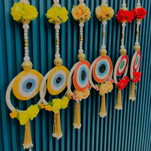 Adorno de Pared Hecho a Mano con Ojo Turco, Decoración de Pared con Flores Artificiales y Borlas |   Decoración Festiva de Protección Vastu - Product Image 1