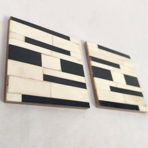 Posavasos de Resina de Bambú con Borde Natural, Rústico, Elegante, de Lujo, Transparente, Cuadrado, 10 mm de Grosor, Duradero, Ecológico - Product Image 1