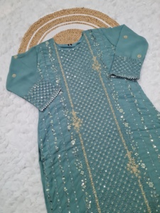 Costume pakistanais moderne racheté de créateur avec broderie élégante et détails de luxe pour mariages fêtes festives - Product Image 6