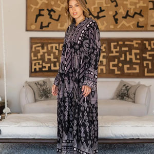 ชุดเดรสคาฟตันผ้าฝ้ายแขนบานพิมพ์ลายสีดำสำหรับผู้หญิง - Product Image 1