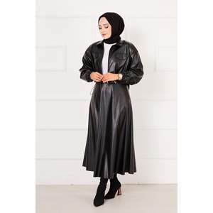 Tailleur en cuir noir - Product Image 3