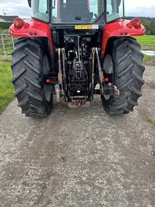 รถแทรกเตอร์ล้อยาง Massey Ferguson 5455 ปี 2005 70 แรงม้า พร้อมจำหน่าย อะไหล่เครื่องยนต์ เกียร์ ปั๊ม และลูกปืน - Product Image 3