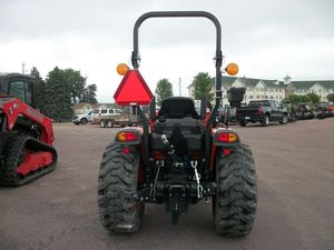 รถแทรกเตอร์คุณภาพสูง Kioti CS2520 รถแทรกเตอร์ขนาดเล็กสำหรับสวนและฟาร์ม พร้อมที่ตักด้านหน้าสำหรับขาย - Product Image 4