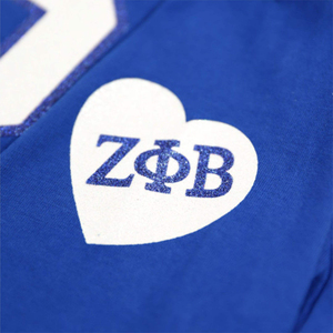 เสื้อยืดแขนยาว ZPB สีน้ำเงินรอยัล ผ้าฝ้าย 100% เสื้อ Zeta Phi Beta พร้อมลายพิมพ์กลิตเตอร์ตัวอักษรกรีก ปีบนแขนเสื้อ - Product Image 4