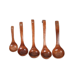 Cuchara de sopa de madera Cucharón para utensilios de cocina y restaurantes Uso Muestra gratis de color de madera natural - Product Image 3