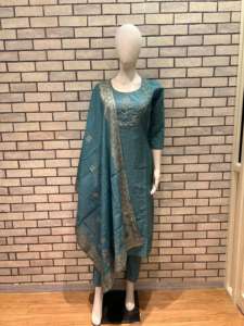 Pakaian Tradisional Wanita India Buatan Tangan 3-Potong Bahan Rayon Roman Ukuran <span class=keywords><strong>M</strong></span> hingga XXXL Kualitas Premium Grosir Ekspor - Product Image 4