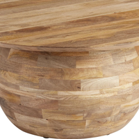 Table basse en bois sculpté artisanal, style rustique moderne, finition naturelle, petit meuble décoratif pour la maison