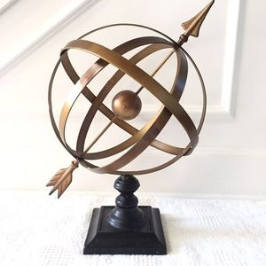 Globo náutico de latón ornamental armilar con anillos giratorios y marcas Oceánicas para compradores de regalos temáticos - Product Image 6
