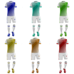 Conjunto de Camiseta y Pantalones Cortos de Fútbol Sublimados de Primera Calidad Personalizables, Transpirables, de Secado Rápido, en Poliéster - Product Image 1