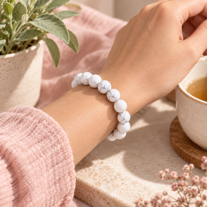 สร้อยข้อมือหินแคลไซต์ SoulWise ลูกปัดทรงกลมขัดเงา ลายหินอ่อนสีขาว จากมณฑลมหาราษฏระ - Product Image 6
