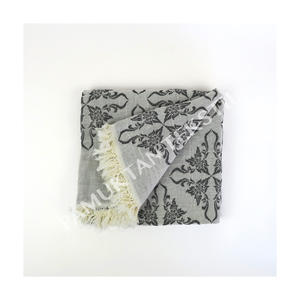 Serviette Peshtemal Turque en Jacquard de Qualité Supérieure 100% Coton XL Serviette de Plage Turque Serviette de Hammam Fabriquée en Turquie - Product Image 1