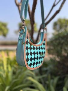 Bolso de Mano de Cuero Tallado a Mano, Estilo Bohemio Gitano, Color Turquesa, Diseño a Cuadros, Bolso de Hombro, Gran Venta - Product Image 2