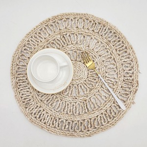 Hermoso mantel ondulado de algas marinas, cargadores de placa de rafia natural, placas de cargador inferiores para decoración de bodas - Product Image 1