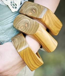 Bracelets en bois massif de qualité supérieure, imperméables, fabriqués par des artisans, accessoires de mode traditionnels pour femmes, couleurs personnalisées pour cadeaux d'affaires - Product Image 3