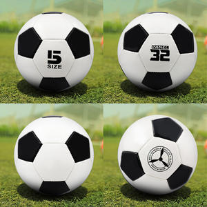 Ballon de football en cuir PU de haute qualité nouveauté noir blanc taille 5 4 3 Logo personnalisable pour l'entraînement - Product Image 3