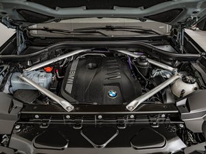 Clean German 2024 BMWs X6 xDrive40i with Electric Power Speed Sensing Steering - Product Image 2