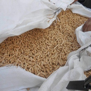 Bolsas de plástico ENplus A1 de la mejor calidad certificadas 100% Pellets de madera de pino 6mm-10mm 15kg/25kg a la venta en todo el mundo con descuento - Product Image 1