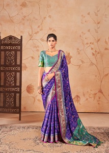 Patola Silk Sari Collection avec chemisier contrasté Vêtements indiens et pakistanais doux - Product Image 2
