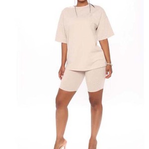 Conjunto de 2 piezas para mujer, conjunto de verano, camiseta de manga corta 100% algodón, ropa informal, conjunto de pantalones cortos tipo ciclista para mujer - Product Image 2