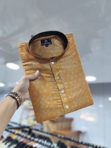 La <span class=keywords><strong>nuova</strong></span> <span class=keywords><strong>collezione</strong></span> KURTA è arrivata con un modello solido e stampa digitale con un LOOK tradizionale in morbida seta pura - Product Image 3