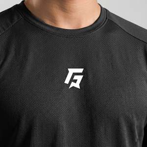 เสื้อยืด GAI Pro Tee สำหรับผู้ชาย ไซส์พลัส ผ้าเจอร์ซีย์ พร้อมแถบสีตัดกันและโลโก้พิมพ์ลายสกรีน สีดำ ทรงปกติ - Product Image 5