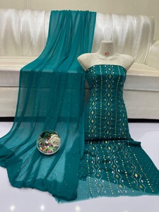 Traje Tradicional Pakistaní Mukesh Work, Diseño Elegante, Traje de Dos Piezas de Chifón sin Costuras con Dupatta para Bodas - Product Image 2