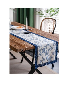 Chemins de table élégants en lin faits à la main pour la décoration de table à manger de ferme rustique avec un charme de texture de tissu naturel - Product Image 2