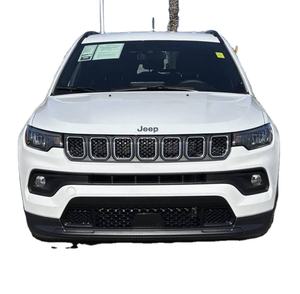 SUV Compass Latitude 4WD 2024 USADO EN BUEN ESTADO, Volante a la Izquierda, Interior Oscuro, Asientos de Cuero - Product Image 1