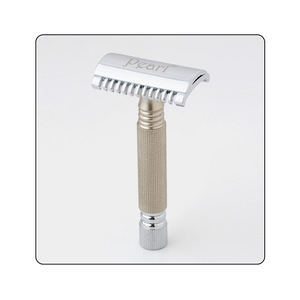 Maquinilla de afeitar de mango largo de metal de latón con hoja de doble filo modelo de etiqueta privada de buena calidad de India - Product Image 5